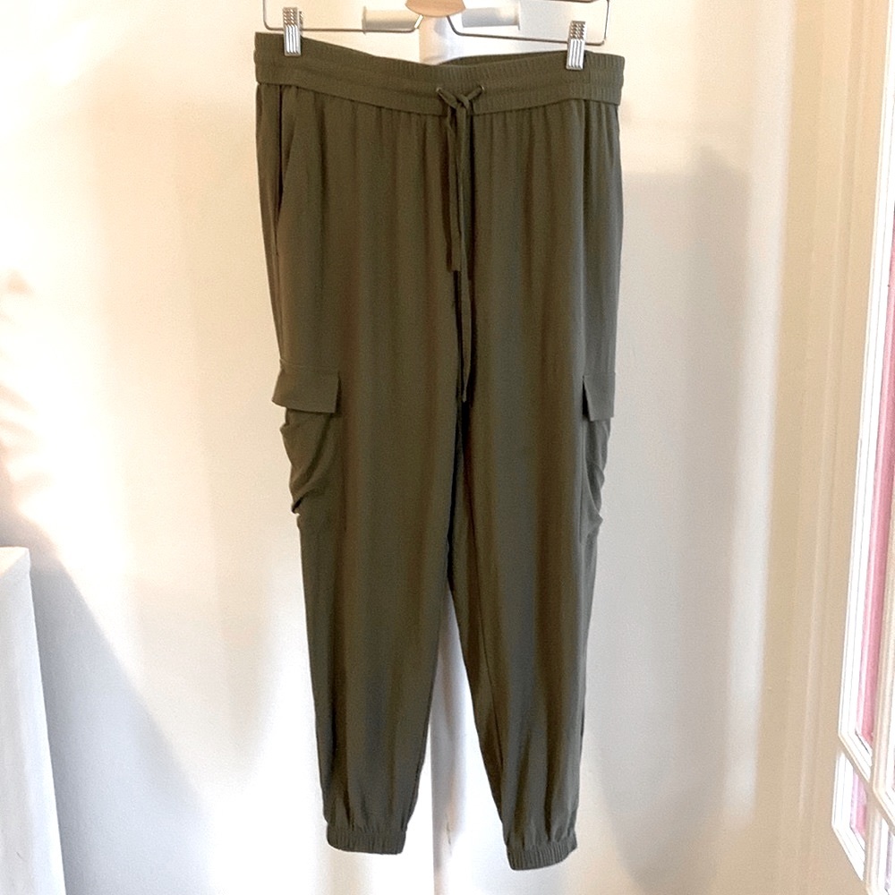 Eileen Fisher Size Small Olive Green 100% Silk Cargo Joggers